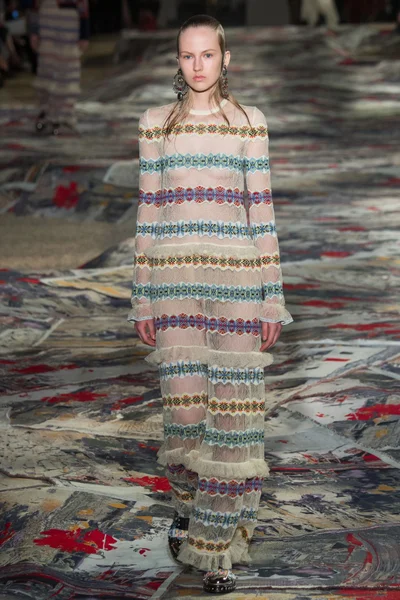 Look 9